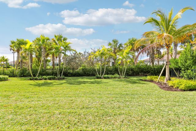 10901 Stellar Circle, Palm Beach Gardens, FL 33412