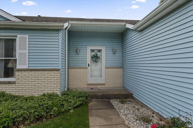 4207 Hunter Run Circle, South Bend, IN 46628