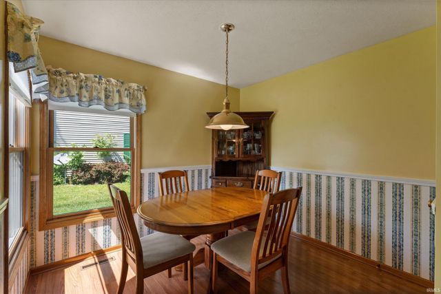 4207 Hunter Run Circle, South Bend, IN 46628