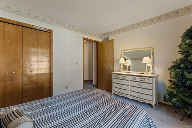 4207 Hunter Run Circle, South Bend, IN 46628