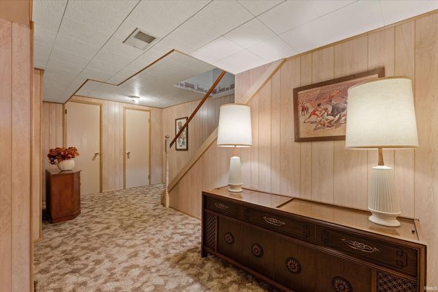 4207 Hunter Run Circle, South Bend, IN 46628