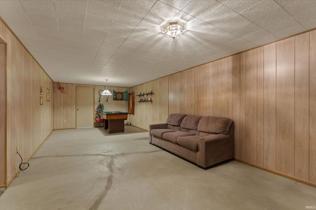 4207 Hunter Run Circle, South Bend, IN 46628