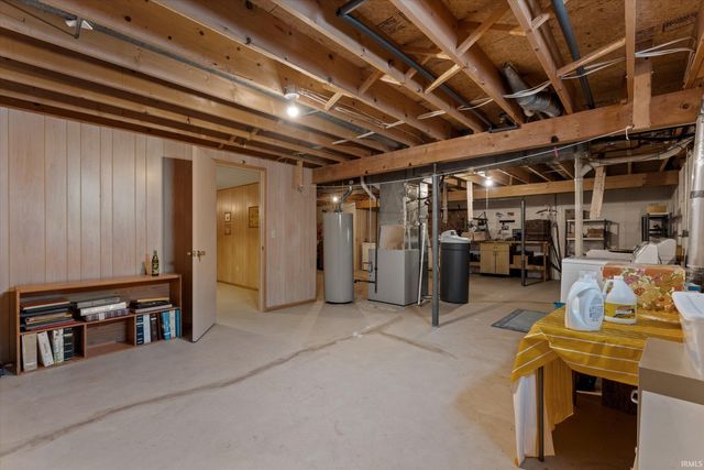 4207 Hunter Run Circle, South Bend, IN 46628