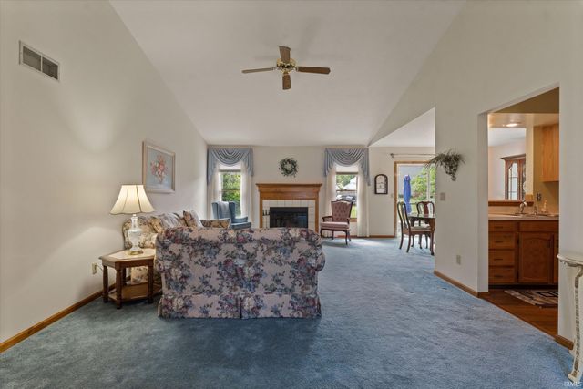 4207 Hunter Run Circle, South Bend, IN 46628
