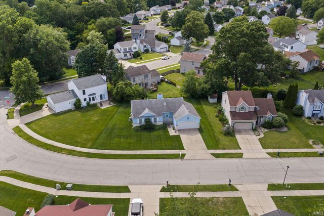 4207 Hunter Run Circle, South Bend, IN 46628