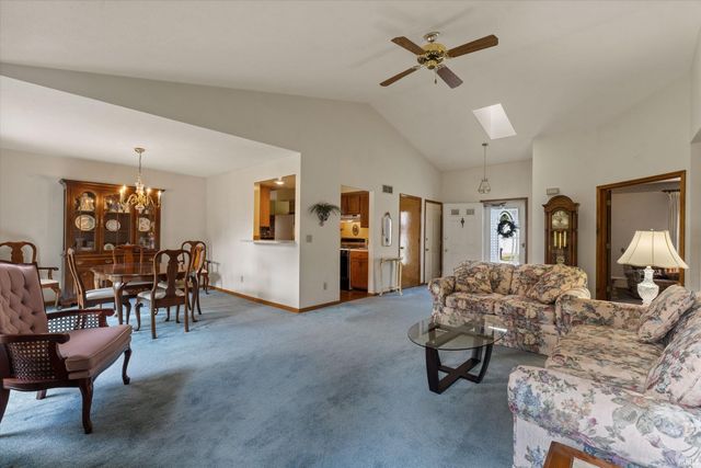 4207 Hunter Run Circle, South Bend, IN 46628