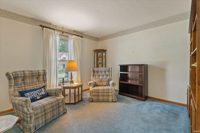 4207 Hunter Run Circle, South Bend, IN 46628