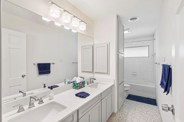 2405 Burton Drive, Bryan, TX 77802