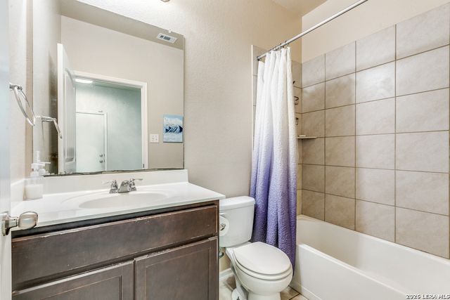 8512 Samsel Falls, San Antonio, TX 78254