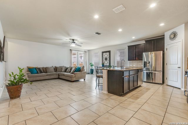 8512 Samsel Falls, San Antonio, TX 78254