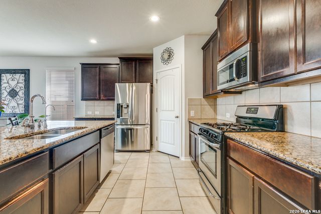 8512 Samsel Falls, San Antonio, TX 78254