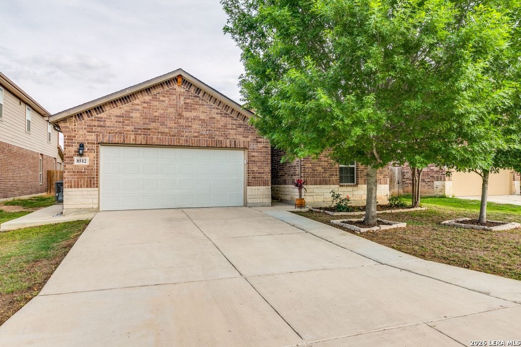 8512 Samsel Falls, San Antonio, TX 78254