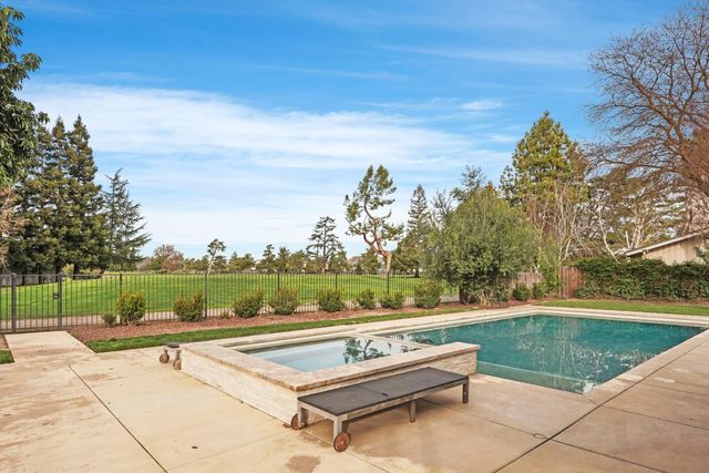 877 Shull Pl, Stockton, CA 95209