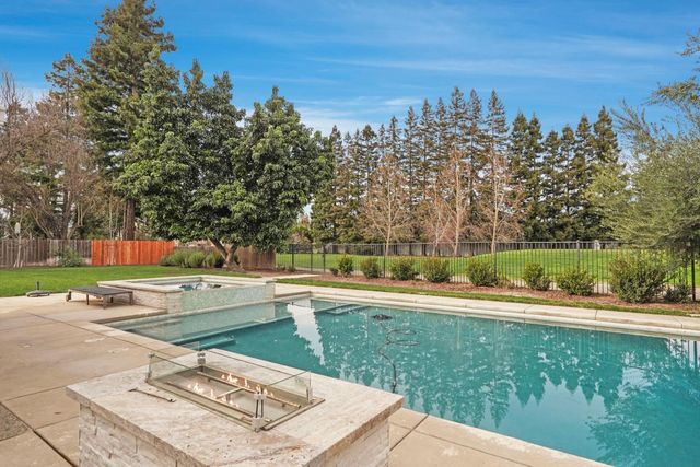 877 Shull Pl, Stockton, CA 95209