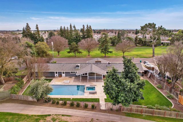 877 Shull Pl, Stockton, CA 95209