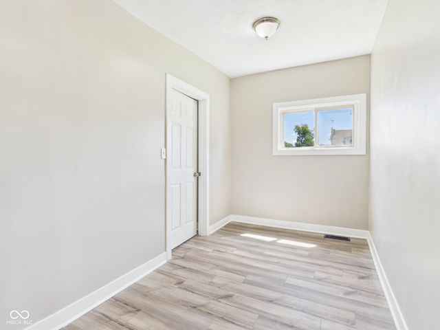 1518 S G Street, Elwood, IN 46036