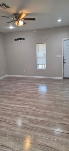 1017 E Cannon Street, Fort Worth, TX 76104