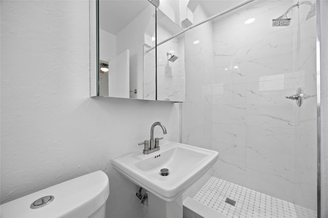 412 SE 16th St 2, Fort Lauderdale, FL 33316