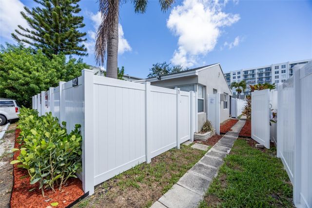 412 SE 16th St 2, Fort Lauderdale, FL 33316