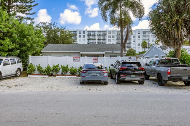 412 SE 16th St 2, Fort Lauderdale, FL 33316