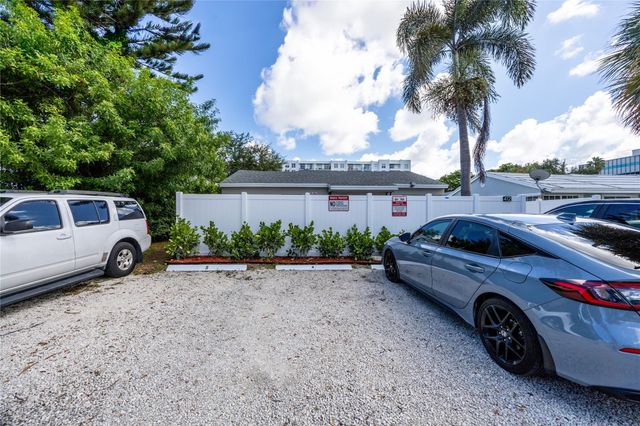 412 SE 16th St 2, Fort Lauderdale, FL 33316