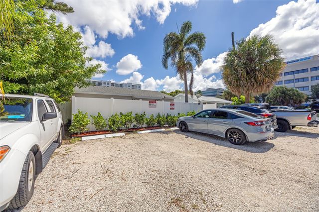 412 SE 16th St 2, Fort Lauderdale, FL 33316