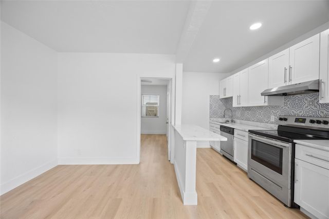 412 SE 16th St 2, Fort Lauderdale, FL 33316