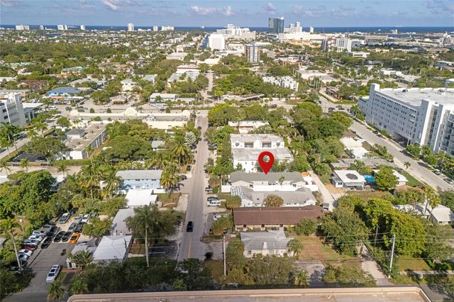 412 SE 16th St 2, Fort Lauderdale, FL 33316