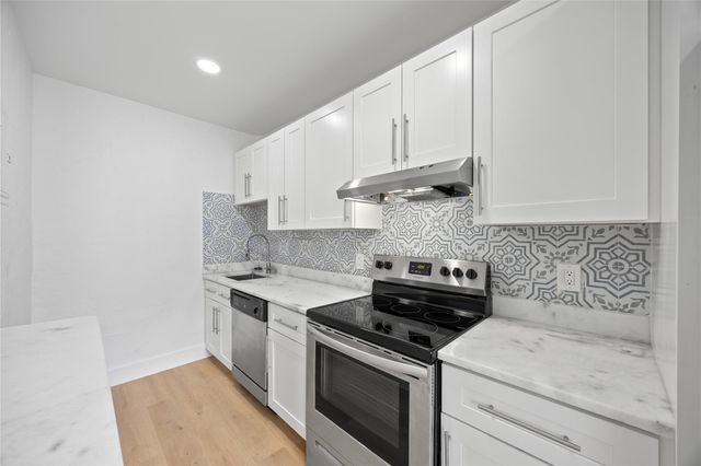 412 SE 16th St 2, Fort Lauderdale, FL 33316