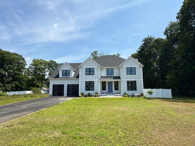 14 Earle Stewart Ln, Wrentham, MA 02093