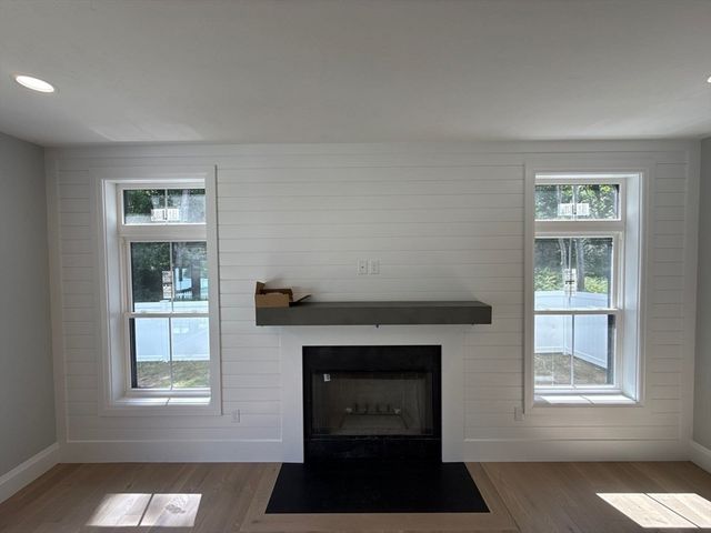 14 Earle Stewart Ln, Wrentham, MA 02093