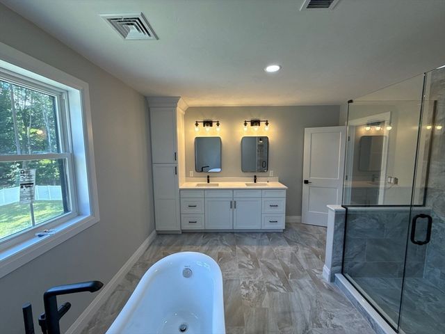 14 Earle Stewart Ln, Wrentham, MA 02093