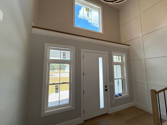 14 Earle Stewart Ln, Wrentham, MA 02093