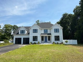 14 Earle Stewart Ln, Wrentham, MA 02093
