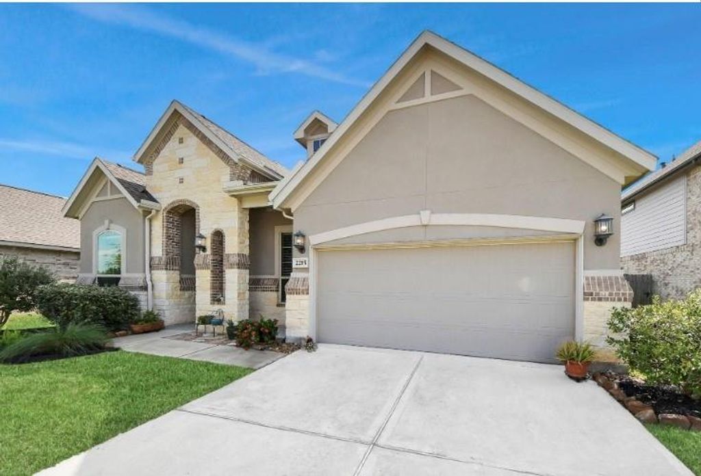 2215 Keystone Ridge Lane, Richmond, TX 77469