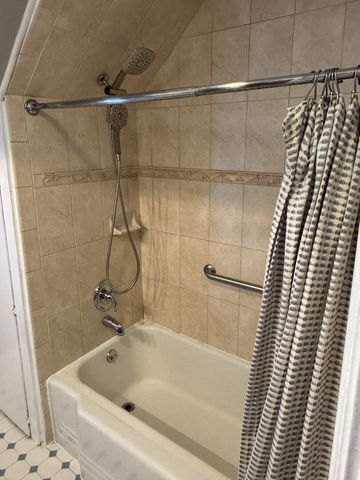 340 N Wright Street, Naperville, IL 60540