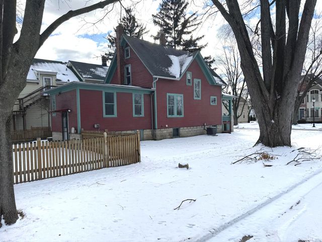 340 N Wright Street, Naperville, IL 60540