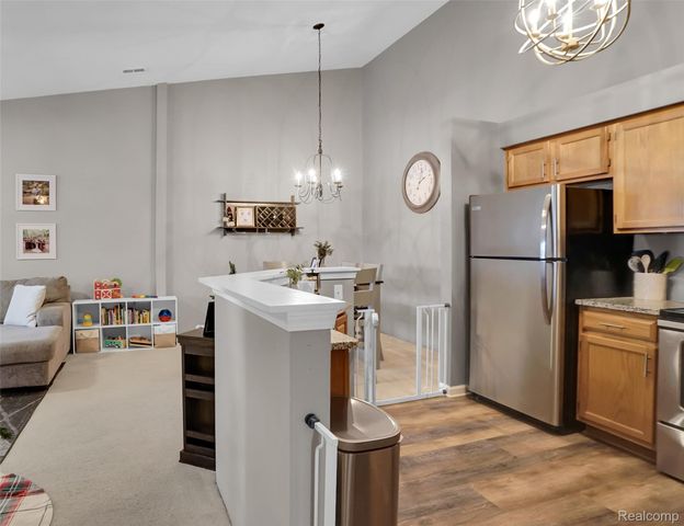 61101 Greenwood Drive, South Lyon, MI 48178