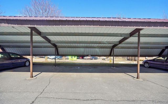 61101 Greenwood Drive, South Lyon, MI 48178