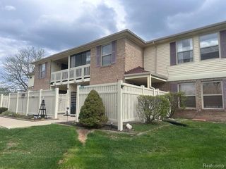 61101 Greenwood Drive, South Lyon, MI 48178
