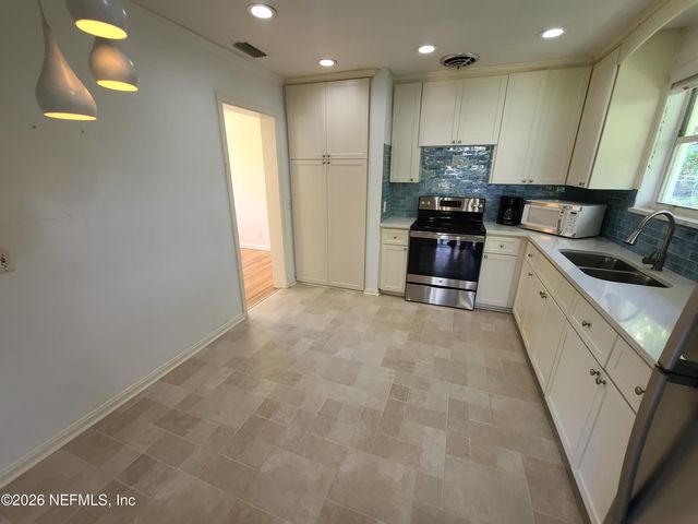 4512 ISH BRANT Road W, Jacksonville, FL 32210