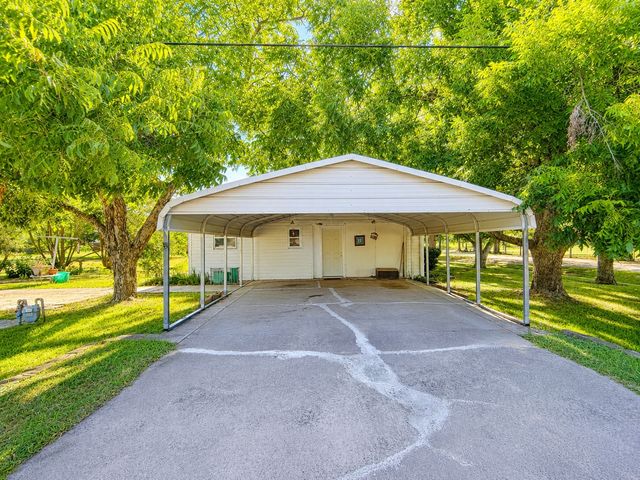 310 SW 7th Street, Kerens, TX 75144