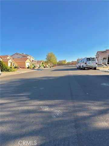 9356 Nolina, Hesperia, CA 92344