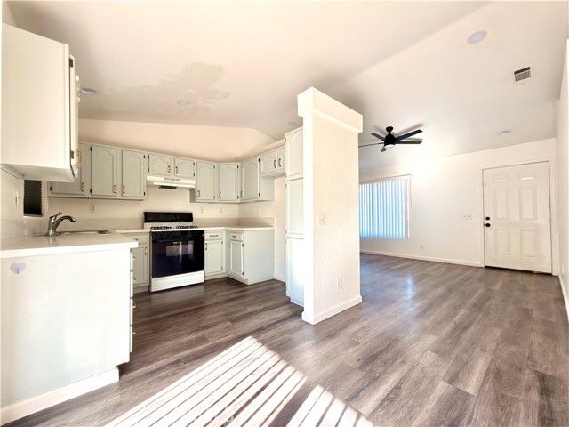 9356 Nolina, Hesperia, CA 92344