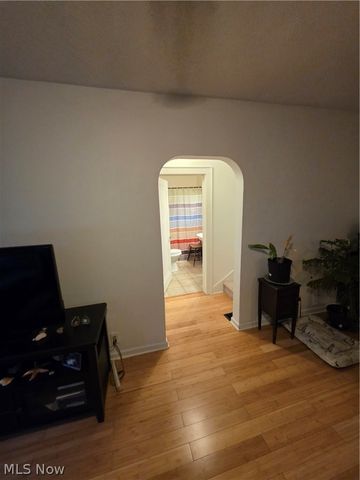 1944 Turkeyfoot Lake Road, Barberton, OH 44203