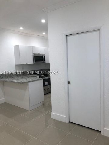 126 Mendoza Ave 3, Coral Gables, FL 33134