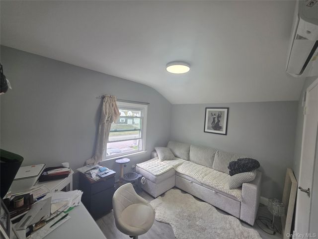 9 Torrey Pine Lane, Medford, NY 11763