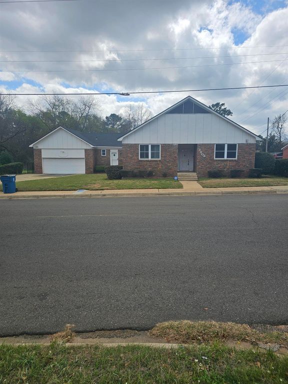 1808 University Ave, Marshall, TX 75670