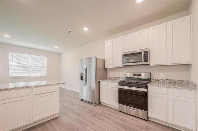 2335 Tavo Trail Drive, Conroe, TX 77301