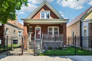 3234 W Haddon Avenue, Chicago, IL 60651